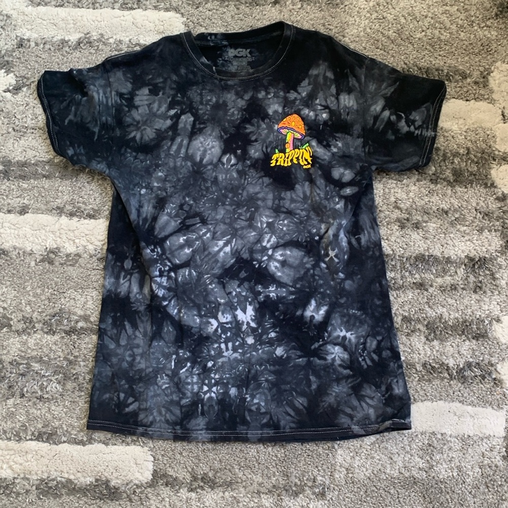 Black and gray DGK T-Shirt Size M